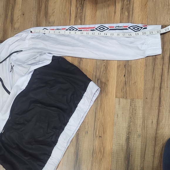 UMBRO Black White Half Zip Pullover Hooded Windbreaker Jacket - Kangaroo Pocket - Picture 13 of 15